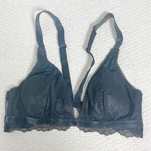 NWT Victoria's Secret Lace Bralette Medium Black